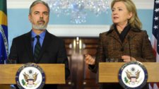 Clinton nie ma czasu na portugalski